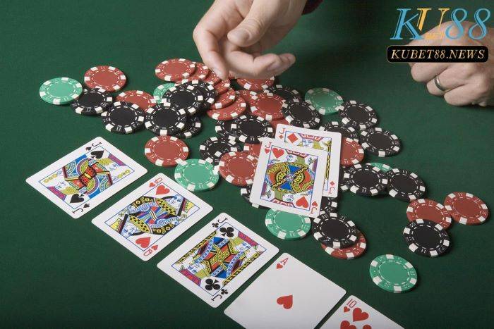 Poker là một game bài đang được quan tâm nảy lửa lại các sòng bài trực tuyến
